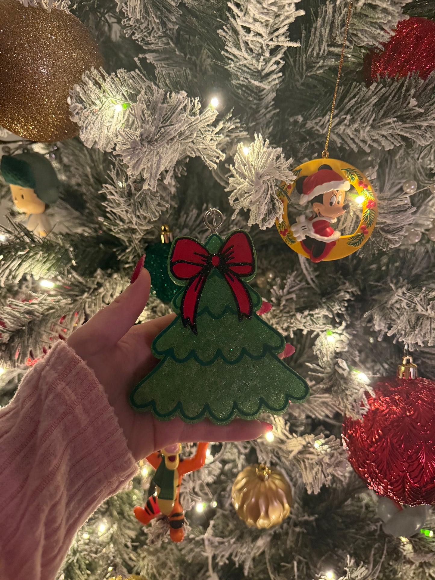 Christmas tree w bow