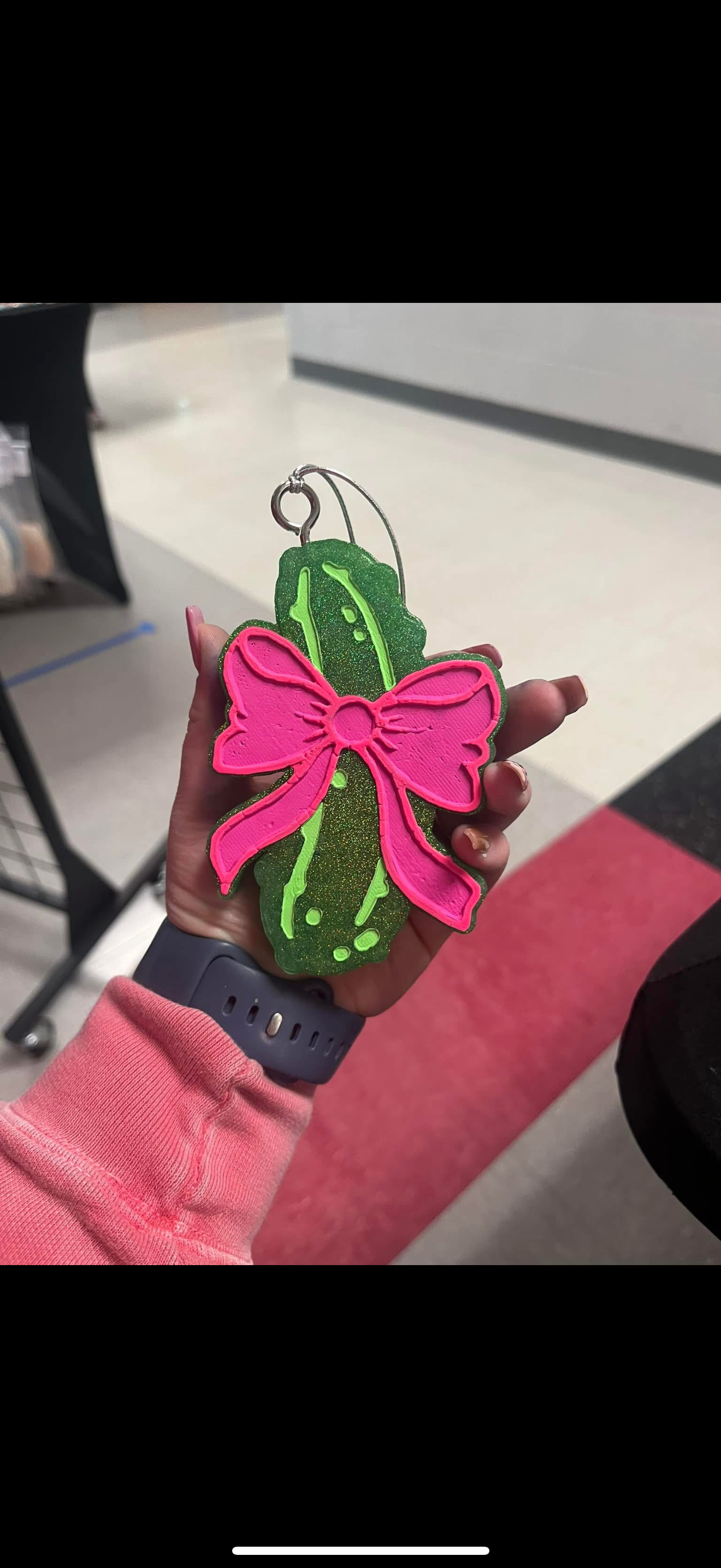 Pickle w bow
